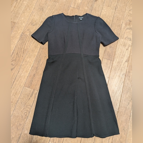 Ann Taylor Dresses & Skirts - Women's Ann Taylor Black Short Sleeve A-Line Midi dress Size 4